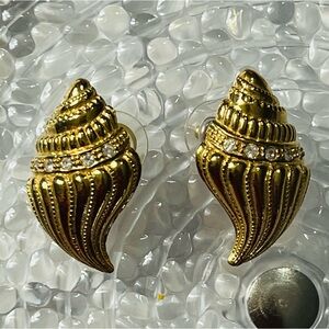 Kenneth Lane KJL For Avon 1989/unworn Conch Seashell Post 4 pierced ear Earrings